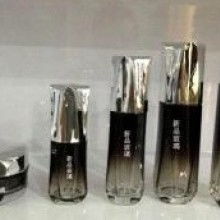 匠心塑美，白云区顺生塑料制品厂的化妆品瓶子与PET塑料瓶之道